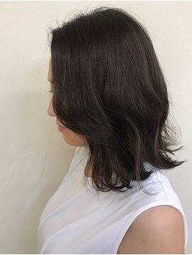 アップル(APPLE) グレージュ☆外ハネミディ