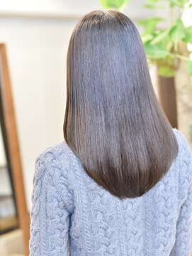 イリーブ(elieve) 艶のある上品な髪色に　ベージュブラウン