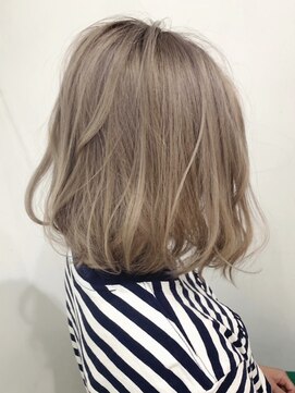 トレヘアー(tRe hair) ミルクティー　ブロンドカラー