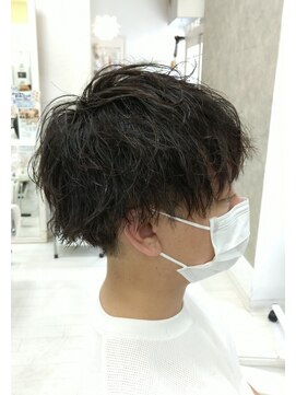 モザイク(MOSAIQUE) 【東三国/新大阪】ソフトツイスト×スパイラルパーマ