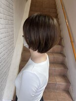 ハピネス クローバー 学園前店(Happiness CLOVER)&nbsp;丸みショート/前髪/顔周りカット/濱崎優/白髪ぼかし