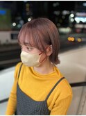 ピンクベージュ