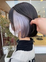 オフィスやフォーマルな場でも取り入れやすいインナーカラーで周りに差をつけよう！［インナーカラー/太田]