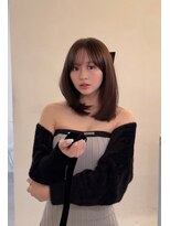 ピンクもてシルエット_美髪ピンクブラウン切りっぱなしボブ