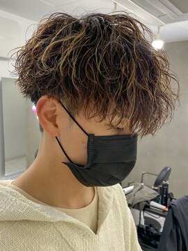 エルマーク 天王寺(L-MARK) ダブルカラースパイラルパーマツイストパーマフェード短髪