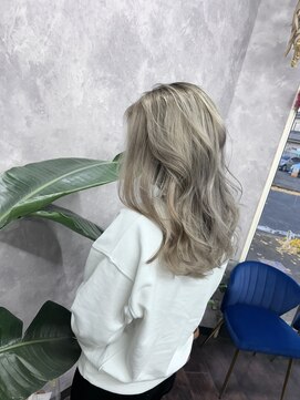 アンティア小作(ANT‘IA) レイヤー、シャドウルーツバレイヤージュ