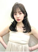ミディアムレイヤー透明感オリーブベージュ顔周りカット