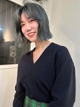 コエ(koe') 切りっぱなしボブ×オリーブカラー