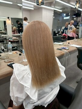 ベレーザ 渋谷(BELEZA) 15918ブリーチ＆ダブルカラーナチュラルブラウンパールベージュ