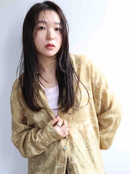 ソフト(SOFT)の写真/経験豊富なスタイリストが髪・地肌を丁寧にチェックし、無理のない方法で理想のスタイルを実現。