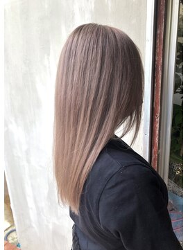 【Kafbet妹尾】オフィスでも輝く、シルキーベージュ