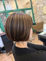 ヘアーラウンジ アンフィ 井土ヶ谷(Hair Lounge Anphi) ハイライトショート