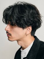 バイフィフス 原宿/表参道(by fifth)&nbsp;緩め波巻きスパイラルパーマシャドウパーマメンズセンターパート
