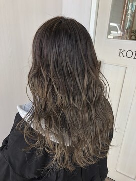 コレロ ヘアー(KORERO hair) グレージュ×バレイアージュ