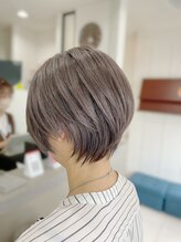 ホワイトストーン WHITE STONE 熊本グレージュカラー丸みショート30代40代ヘアスタイル