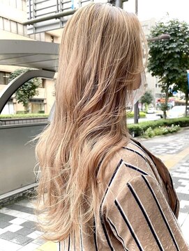 リフル 八王子(RIFULL) ハイライト　レイヤー ショートヘア　ボブ　くびれレイヤー