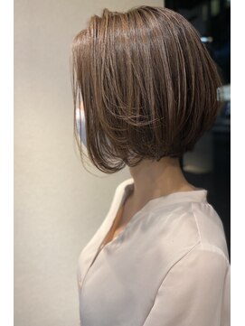 シナモンベージュ × ショートボブ ［20～30代 ］カット+marbb