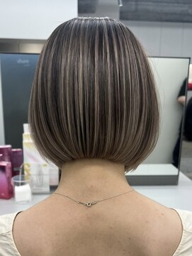 ジルブラン(JIL BLAN) ハイライトバレイヤージュダブルカラーショートカット30代40代