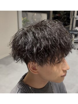 クヴェル(Kvell) 縦落ちツイストスパイラル