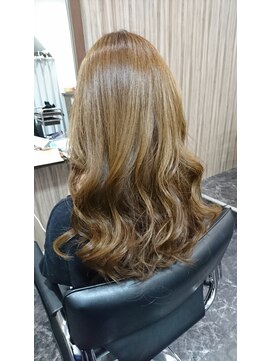 ヘアデザイン ルピナス(HAIR DESIGN Lupinus) アッシュベージュ
