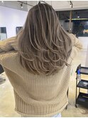 外国人風バレイヤージュ_やわらかーなアッシュベージュ_