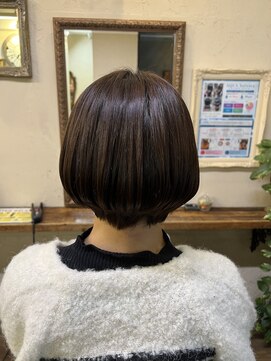 ベレッタ 枚方店(veretta.) 冬のショート30代/40代/50代(田村良平)/ひし形シルエット/艶髪