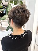 マダムベリーショートボリュームアップヘア刈り上げショート