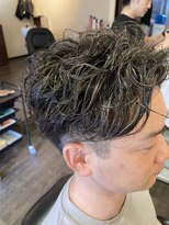 クラッキ ヘアークリエイション(CRAQUE hair creation) 大人の色気たっぷりセンターパート×スパイラルパーマ