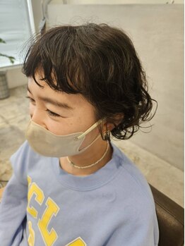ヨン(yon)の写真/顔の骨格バランスに合わせ、細部までこだわった似合わせカットで顔周りの印象が変わる！朝のセットも楽に◎