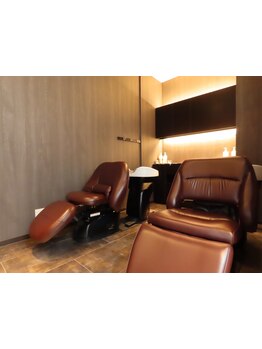 経験豊富なスタイリストが丁寧なカウンセリングからマンツーマンで対応。髪のお悩みを解決致します◎