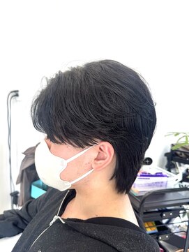 イロ 成田(iLo) メンズヘア毛流れニュアンスパーマ