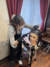 多くのお客様に支持されるトップスタイリストになりたい！という熱い気持ちで日々レッスンに励んでいます◎