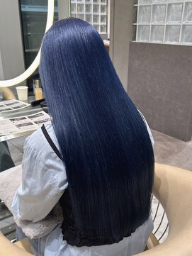 ロンド ジュルード 名古屋(Lond jeloud) 大人可愛いハイトーンネイビーブルーカラー