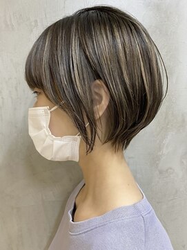 エリマ 横浜西口(elima) 横浜西口白髪染めハンサムショートカットミルクティーベージュ