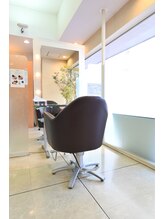 半個室のプライベート空間でゆったりと【髪質改善/白髪染め/カラー/エイジングケア/天王町駅／星川駅】