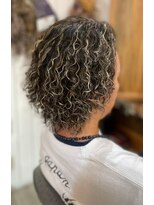 シークレットミラーズ(SECRET MIRRORS)&nbsp;スパイラルハイライトパーマ