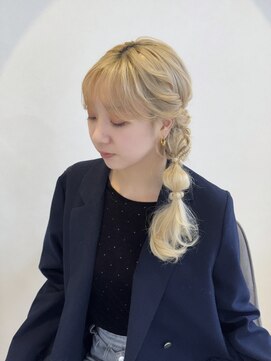 ミラ(MIRA) サイドポニーアレンジ / ヘアセット / 大阪美容室