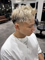 ハート(HART) ホワイトブロンド×ジェットモヒカン