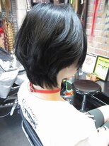 ミミック (mimic) 黒髪ショートヘアー耳かけスタイル