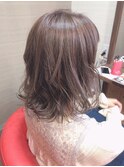 透明感溢れるグレージュカラー