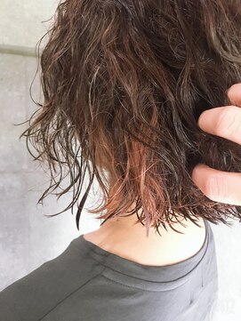 リッカ(ricca) ハードな癖毛の方にはビビットカラーがおすすめ