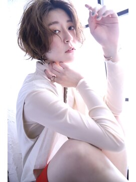 ルララドゥ ふわ感くすみカラーミルクティーベージュショートボブ