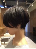 ショートボブ