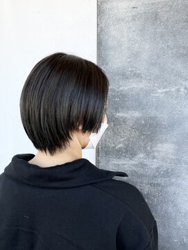 ドルチェヘアー(DOLCE HAIR) ブルーブラックの丸みショート