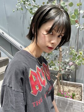 ヌード(NUDE) NUDE10代20代30代40代アッシュオリーブ 外ハネボブ 前下がりボブ