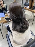チャコールグレージュ