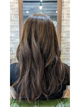 モーネ(Mone) 艶やかセミロング