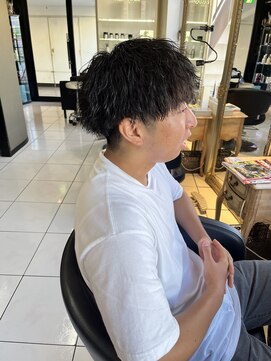 アイズ 海老名(AIZU) 強めツイストスパイラルパーマ メンズパーマ メンズサロン 眉毛