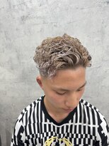 リミットバイアフィナー 大宮店(limit by Afinar) 金髪/極道パーマ/バリアート