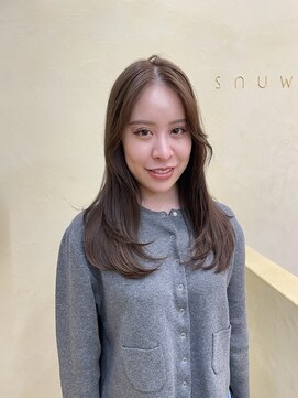 スニュウ(snuw) 【snuw mina】レイヤーカット/透明感カラー/伏見
